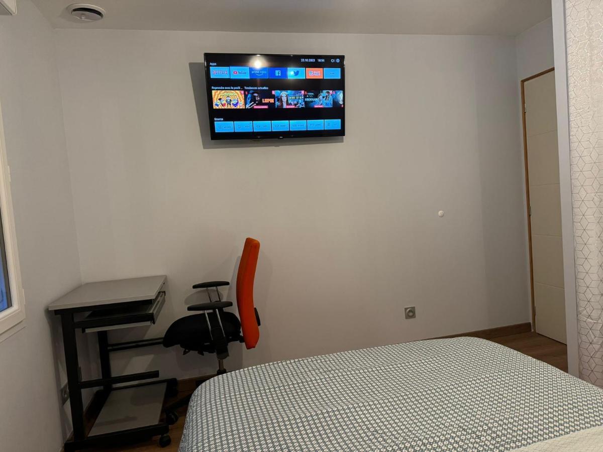 Chambre Privee/Climatisee+Tv /Petit Dejeuner Inclu/Tout Confort Nevers Esterno foto