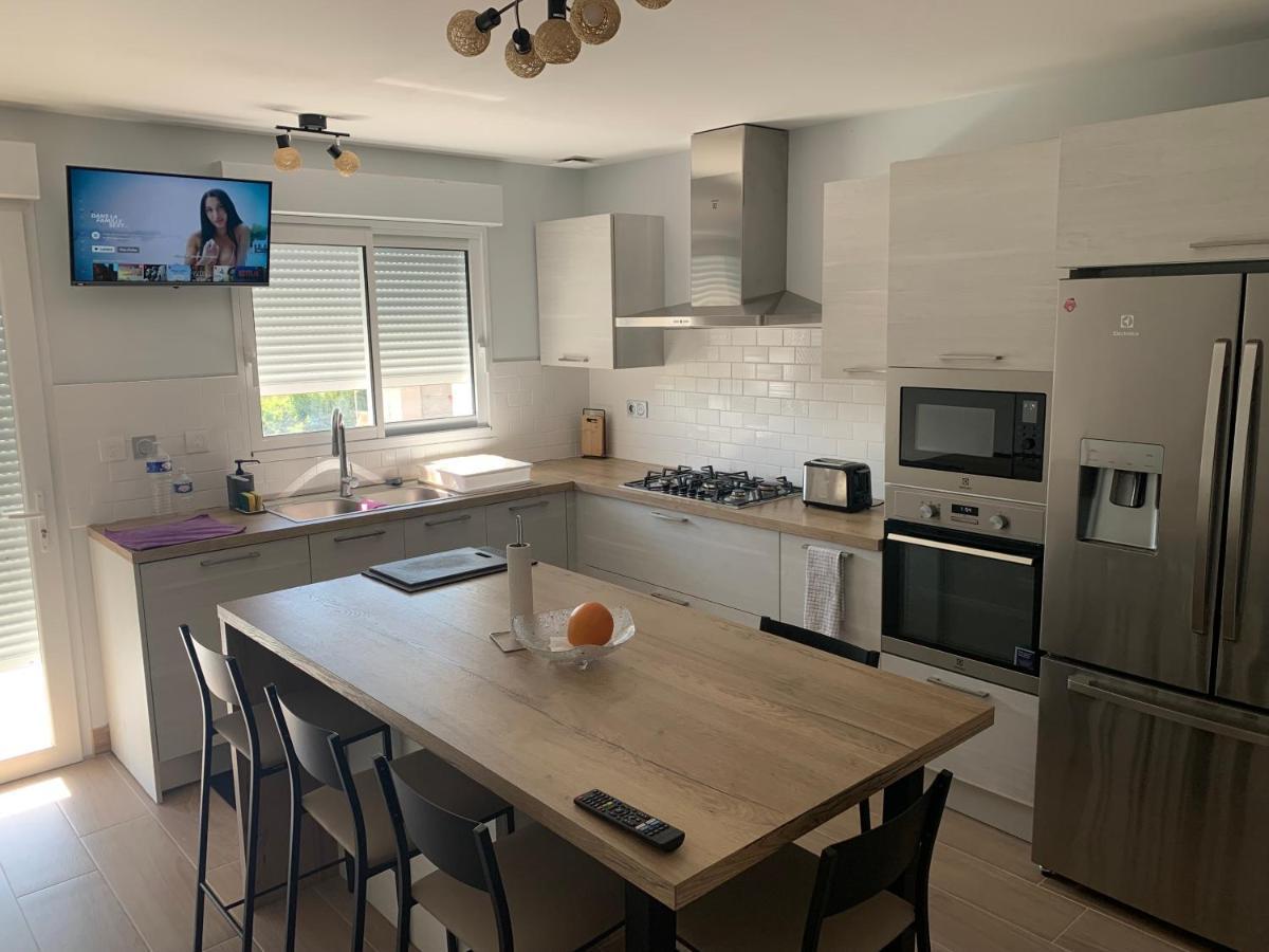 Chambre Privee/Climatisee+Tv /Petit Dejeuner Inclu/Tout Confort Nevers Esterno foto