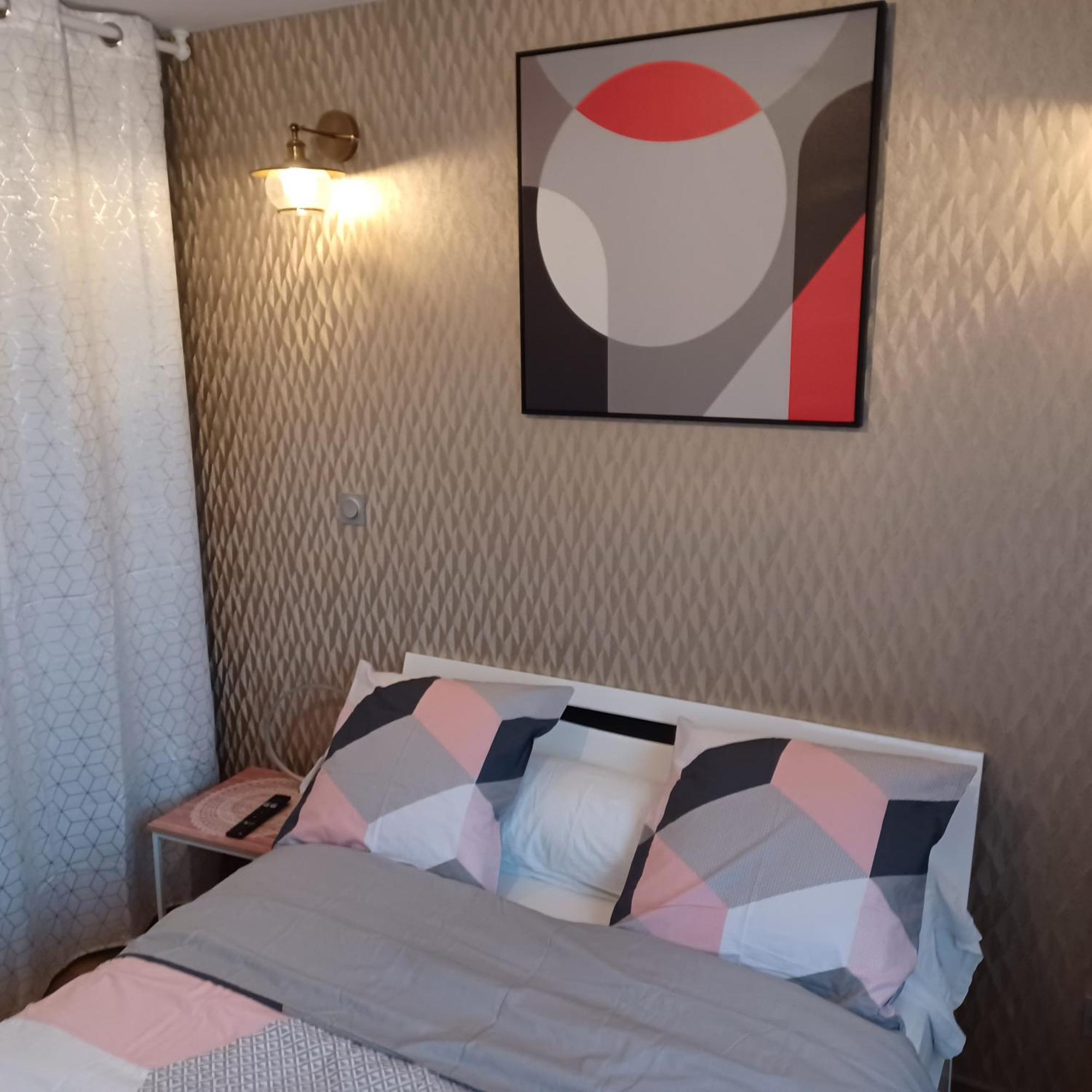 Chambre Privee/Climatisee+Tv /Petit Dejeuner Inclu/Tout Confort Nevers Esterno foto
